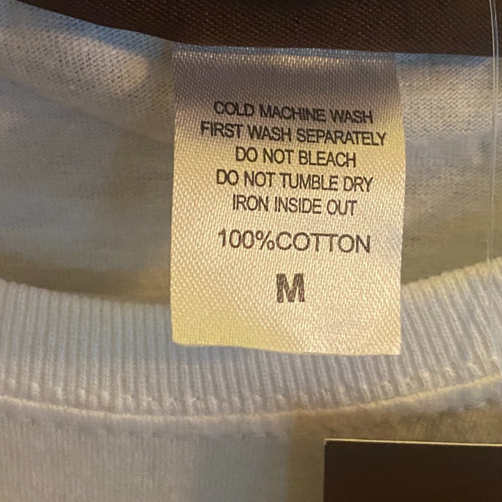 Sydney Opera House Graphic T-Shirt - NWT - Picture 5 of 5